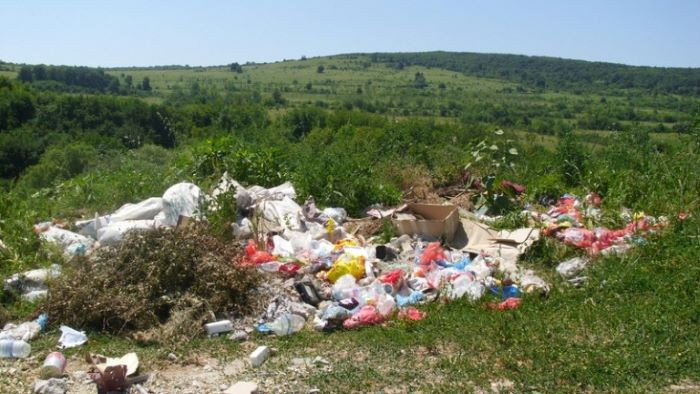 Нерегламентирано сметище около Тубдиспансера тревожи граждани на Варна